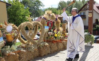 DOŻYNKI GMINNE W BYSTROWICACH – ŚWIĘTO PLONÓW, TRADYCJI, KULTURY I WSPÓLNOTY.