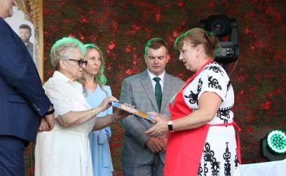 DOŻYNKI GMINNE W BYSTROWICACH – ŚWIĘTO PLONÓW, TRADYCJI, KULTURY I WSPÓLNOTY.