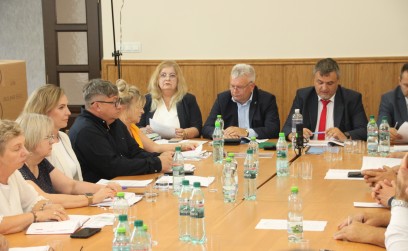XV Sesja Rady Gminy Roźwienica: absolutorium udzielone, wotum zaufania nie.