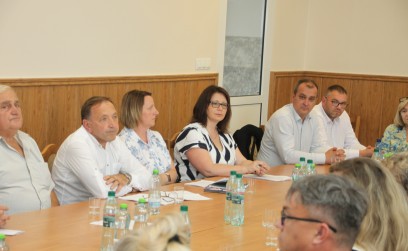 XV Sesja Rady Gminy Roźwienica: absolutorium udzielone, wotum zaufania nie.