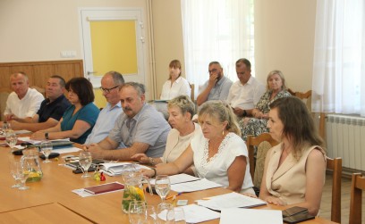 Wójt Gminy Roźwienica Tomasz Kud jednogłośnie uzyskał absolutorium z wykonania budżetu Gminy za 2025 rok!