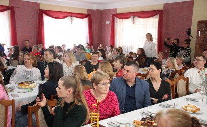 "Niech Dzień Kobiet przyniesie wszystkim Paniom radość i spełnienie marzeń!”