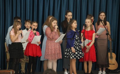 "Niech Dzień Kobiet przyniesie wszystkim Paniom radość i spełnienie marzeń!”