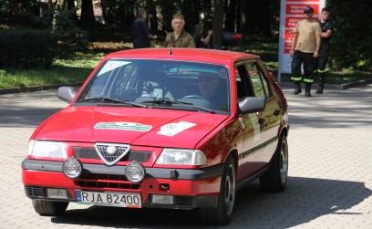 Nietuzinkowe pojazdy zabytkowe zawitały na terenie Gminy Roźwienica!