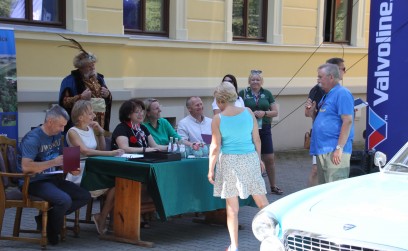 Nietuzinkowe pojazdy zabytkowe zawitały na terenie Gminy Roźwienica!