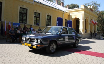 Nietuzinkowe pojazdy zabytkowe zawitały na terenie Gminy Roźwienica!