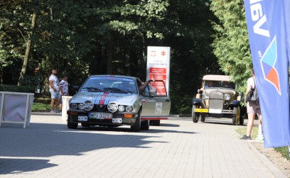 Nietuzinkowe pojazdy zabytkowe zawitały na terenie Gminy Roźwienica!