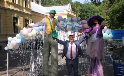 Roźwienicki Park Rozbrzmiał Śmiechem – Bajeczny Gminny Dzień Dziecka!