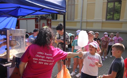 Roźwienicki Park Rozbrzmiał Śmiechem – Bajeczny Gminny Dzień Dziecka!