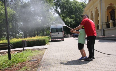 Roźwienicki Park Rozbrzmiał Śmiechem – Bajeczny Gminny Dzień Dziecka!