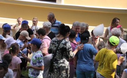 Roźwienicki Park Rozbrzmiał Śmiechem – Bajeczny Gminny Dzień Dziecka!