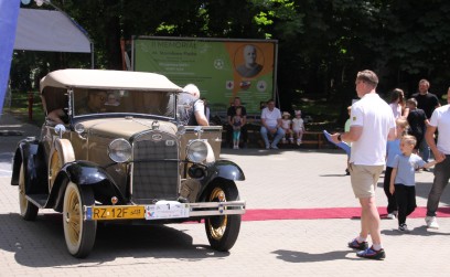 Klasyka motoryzacji zawitała do Roźwienicy! 