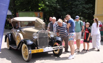 Klasyka motoryzacji zawitała do Roźwienicy! 