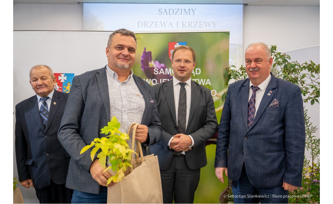 Miododajne sadzonki roślin już wkrótce na terenie Gminy Roźwienica! Miododajne sadzonki roślin już wkrótce na terenie Gminy Roźwienica!