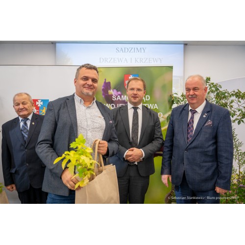 Miododajne sadzonki roślin już wkrótce na terenie Gminy Roźwienica! Miododajne sadzonki roślin już wkrótce na terenie Gminy Roźwienica!